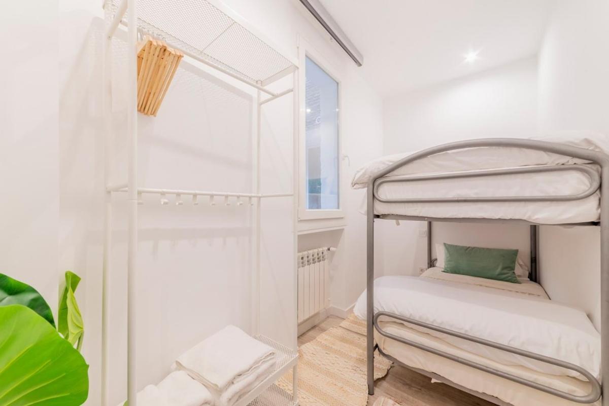 Encantador Apartamento Atocha Madrid Buitenkant foto