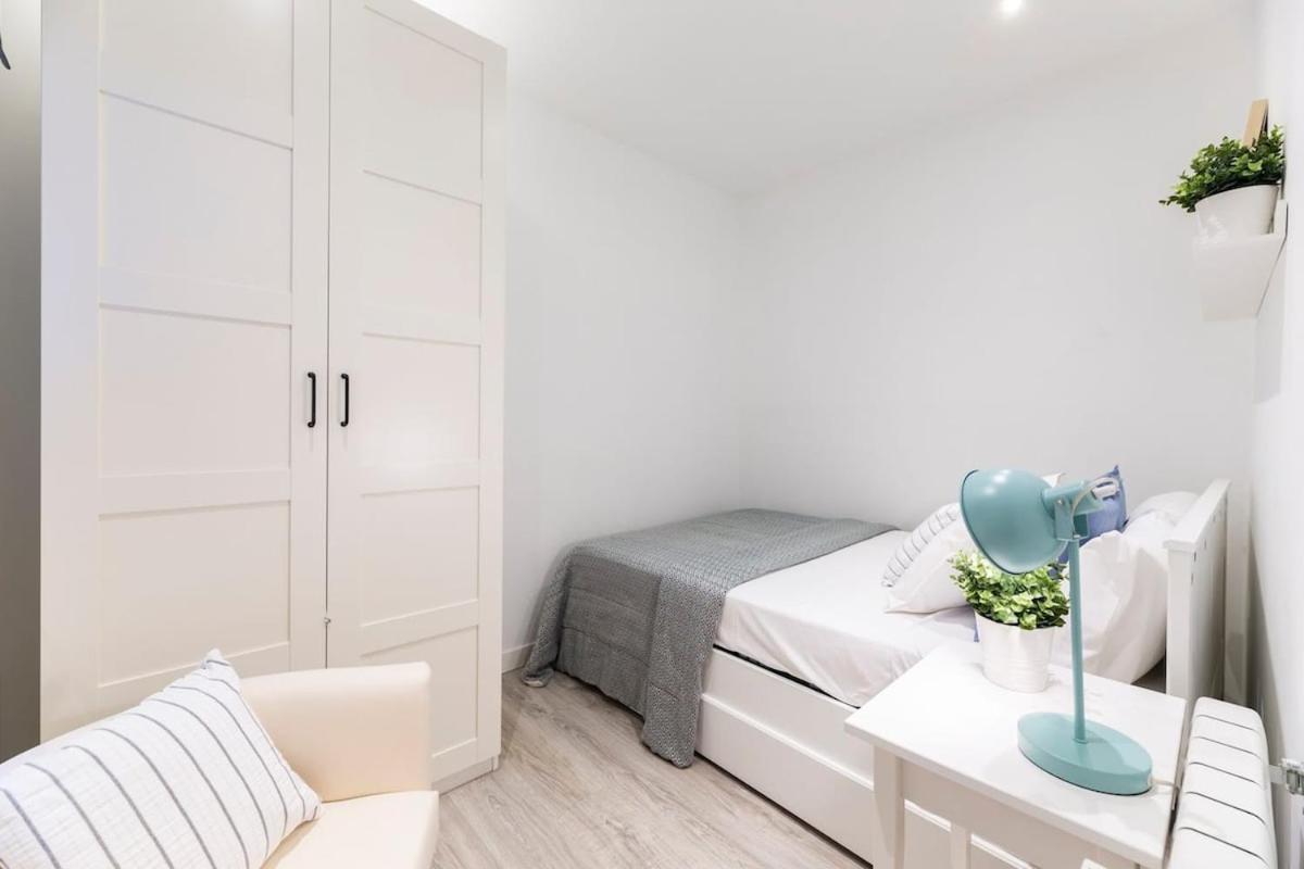 Encantador Apartamento Atocha Madrid Buitenkant foto